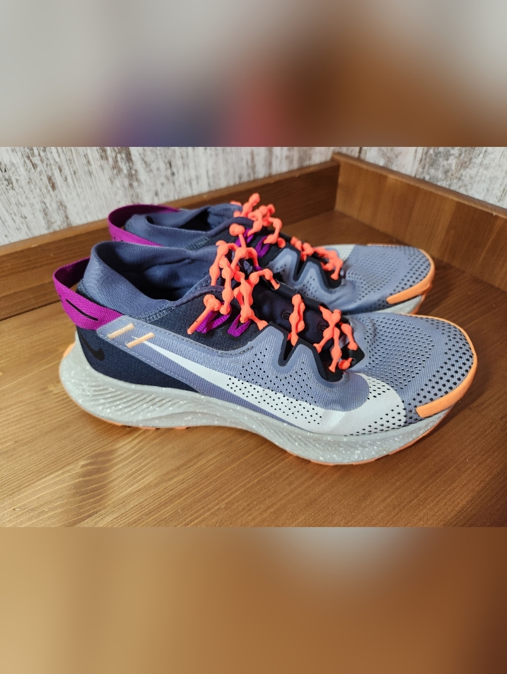 Nike Trail Women’s 9.5 Air Pegasus Running Shoes Gray Orange Caterpy Laces Nice!